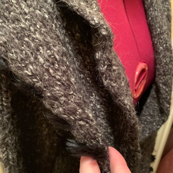 Olivia M long cardigan with knit ruffles and faux fur tuft trim NWOT - Picture 16 of 17